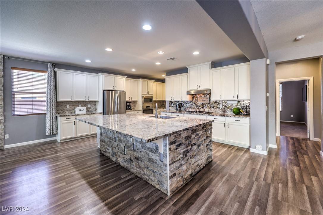 North Las Vegas, NV 89084,908 Aspen Hollow CT