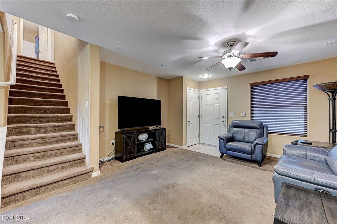 Las Vegas, NV 89148,8876 Contrada CT