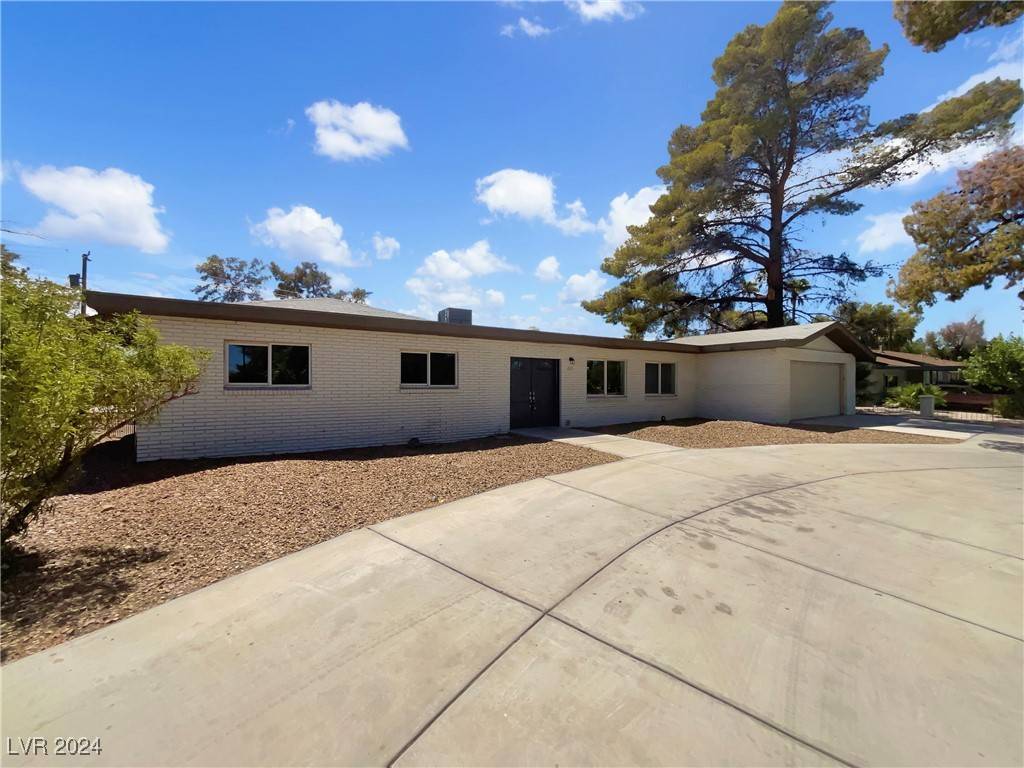Las Vegas, NV 89119,2231 Bridlewood DR