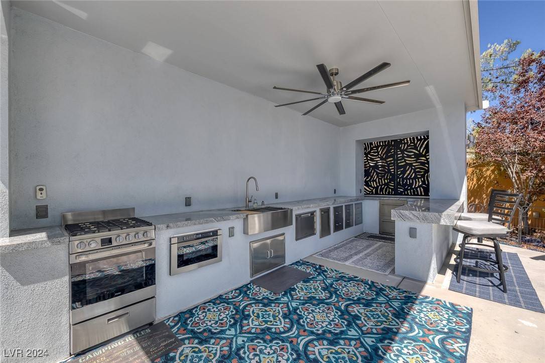 Las Vegas, NV 89139,8175 Arville ST #318
