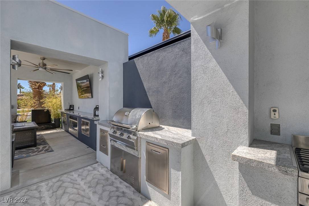 Las Vegas, NV 89139,8175 Arville ST #318