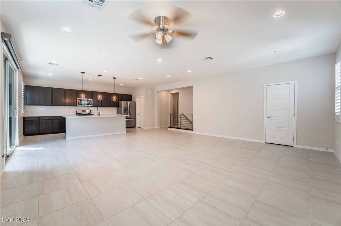 Las Vegas, NV 89135,11287 Glowing AVE #101