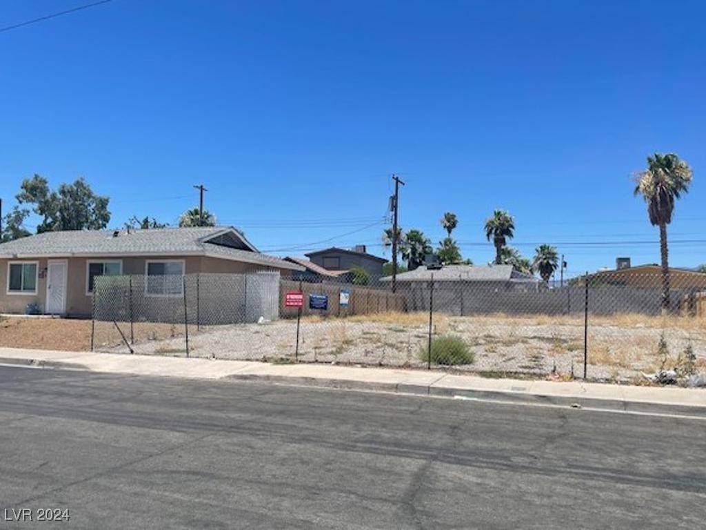 Las Vegas, NV 89107,1008 Monticello DR