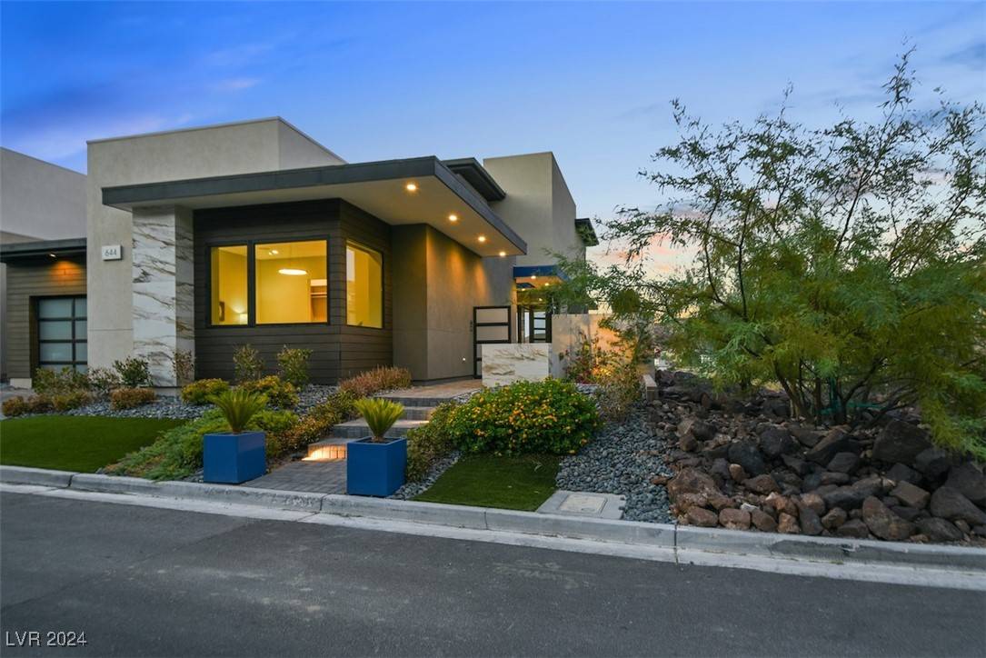 Henderson, NV 89012,644 Scenic Cliff DR