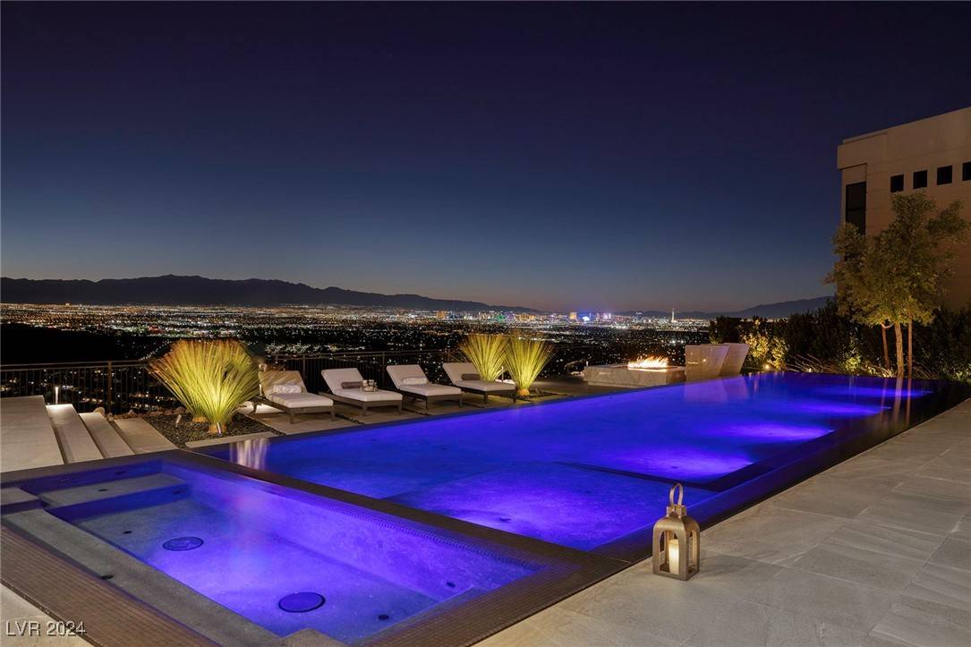 Henderson, NV 89012,13 Rockstream DR
