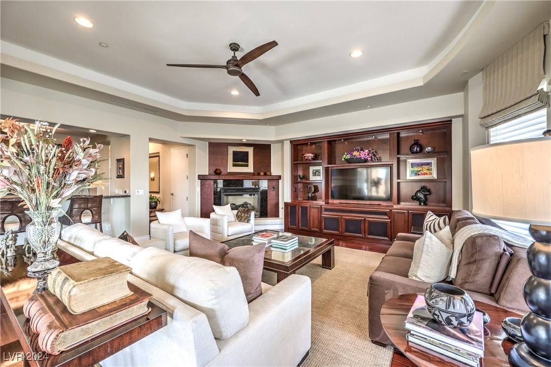 Las Vegas, NV 89144,9205 Tesoras DR #401