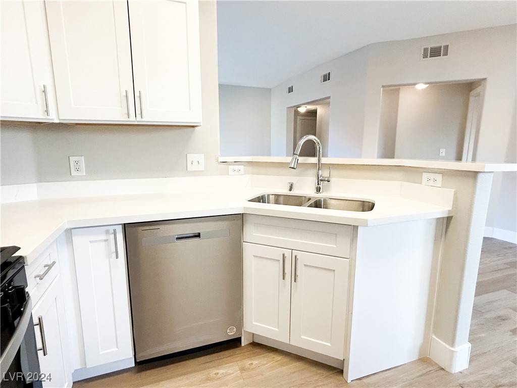 North Las Vegas, NV 89032,1881 W Alexander RD #1138