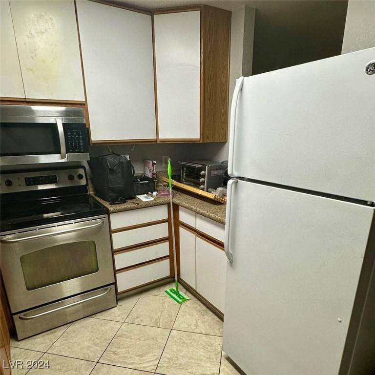 Las Vegas, NV 89119,5378 Swenson ST #21
