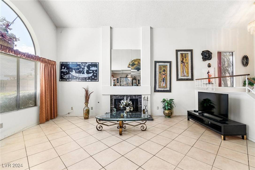 Las Vegas, NV 89117,3008 Harborside DR