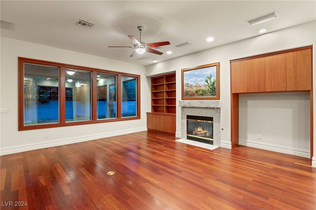 Las Vegas, NV 89144,428 Saint Andrews CT