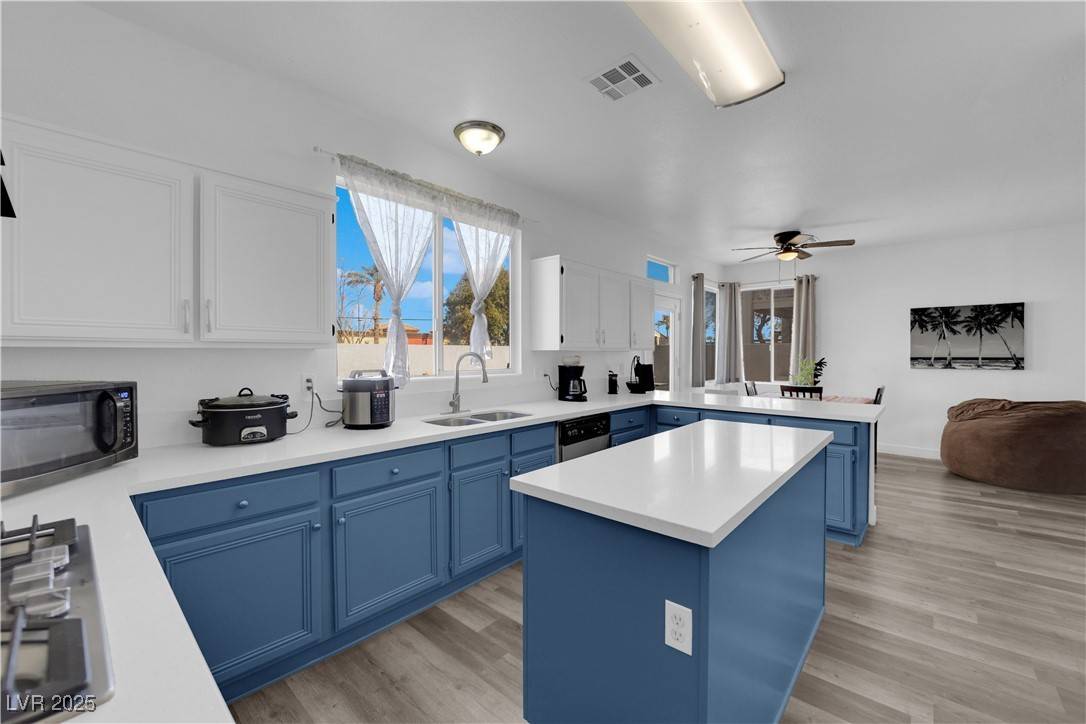 Las Vegas, NV 89123,2196 Pescara CT