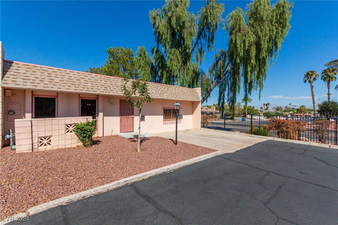 Las Vegas, NV 89121,3711 Colonial CIR #0