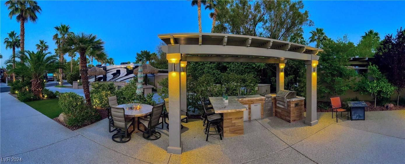 Las Vegas, NV 89139,8175 Arville ST #62