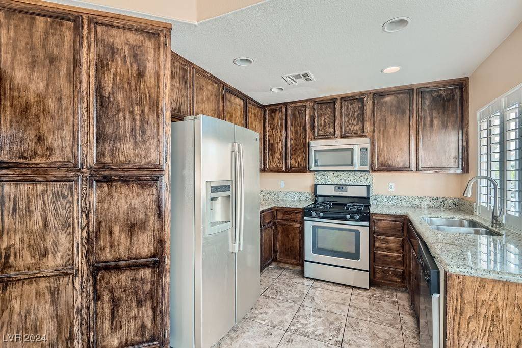 Henderson, NV 89074,2601 Summerview PL