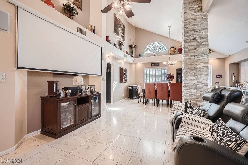 Las Vegas, NV 89117,2112 Marble Gorge DR