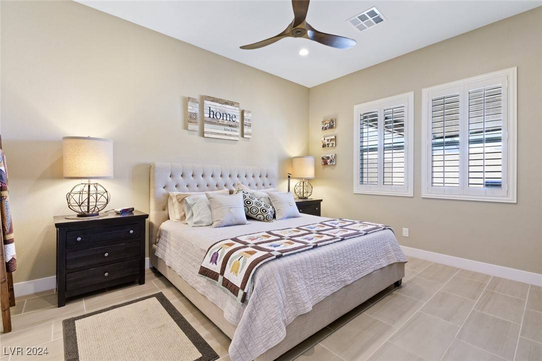 Las Vegas, NV 89166,9974 Canyon Field AVE
