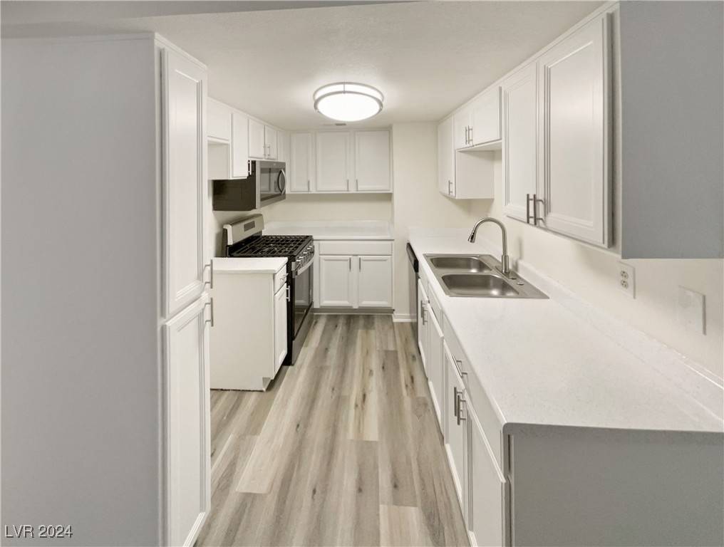 Las Vegas, NV 89107,210 Shadybrook LN #B