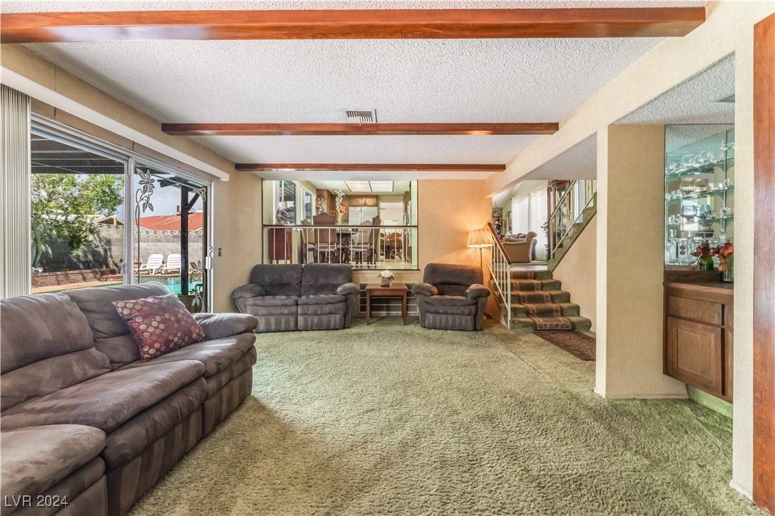 Las Vegas, NV 89103,4415 Flowerdale CT