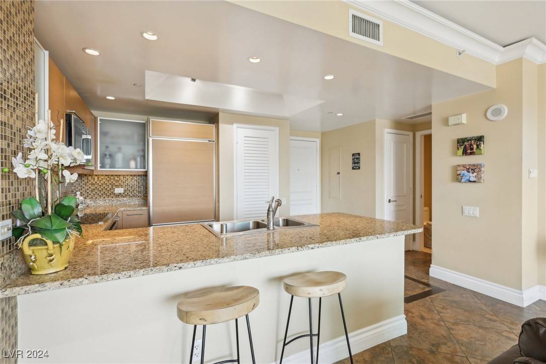 Las Vegas, NV 89109,322 Karen AVE #2604