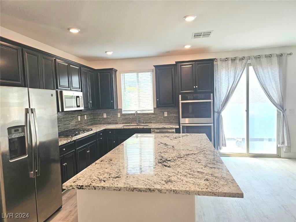 Henderson, NV 89052,885 Sycamore Falls ST