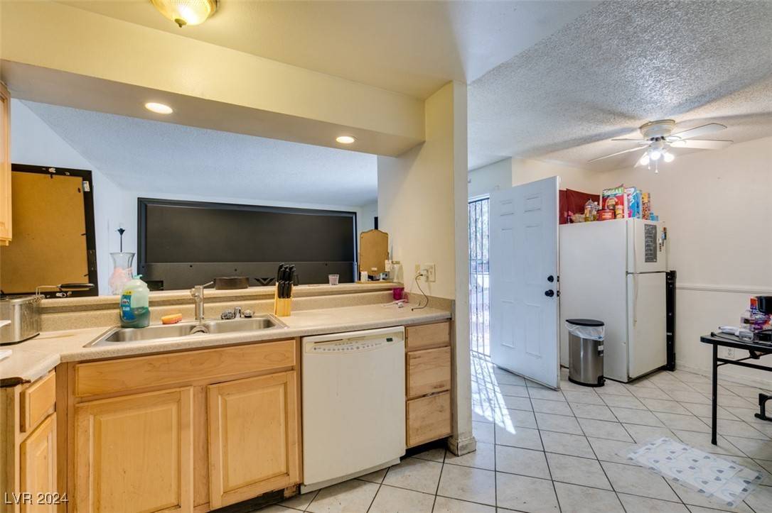 Las Vegas, NV 89102,4316 Tara AVE #1(A)