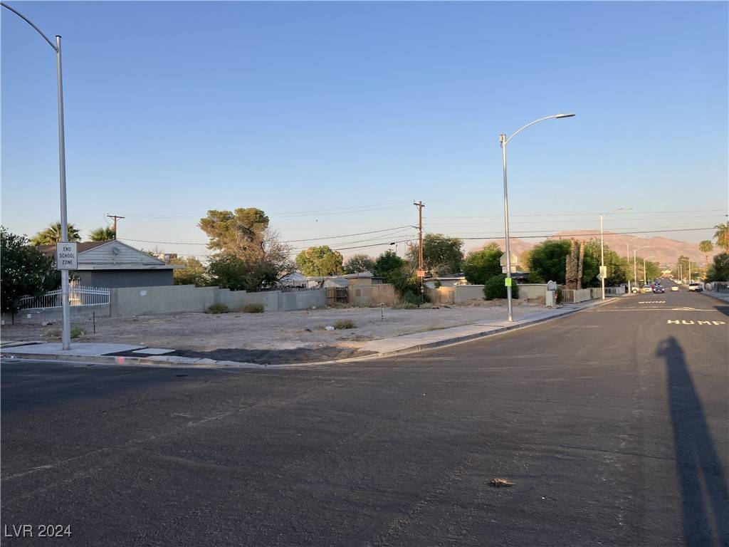 Las Vegas, NV 89101,200 N 18th ST