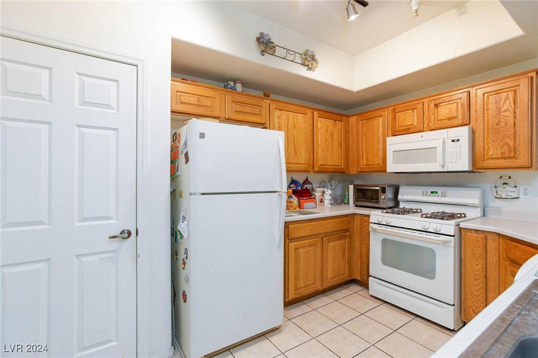 North Las Vegas, NV 89031,5855 Valley DR #1028