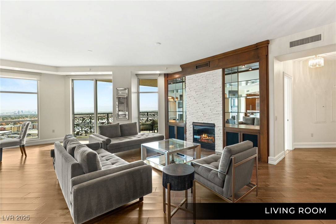 Las Vegas, NV 89145,9101 Alta DR #1202