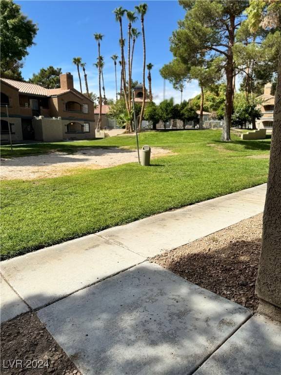 Las Vegas, NV 89107,5261 Mission Carmel LN #108