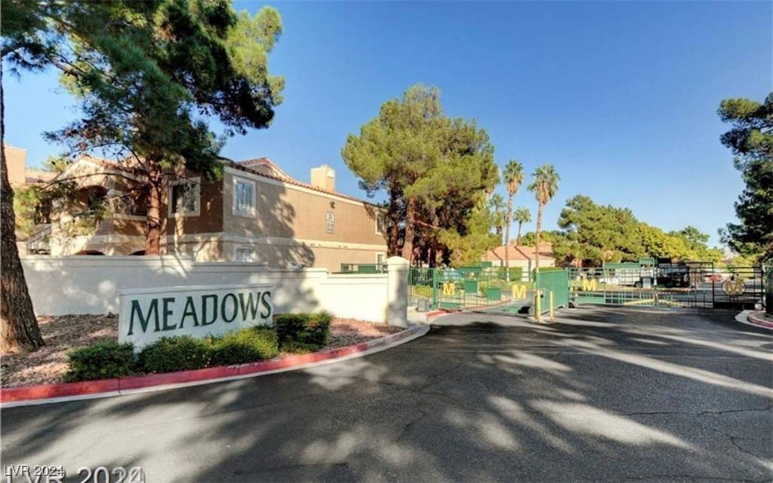 Las Vegas, NV 89107,5261 Mission Carmel LN #108