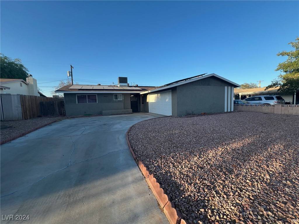 Las Vegas, NV 89108,5904 Apple Valley LN