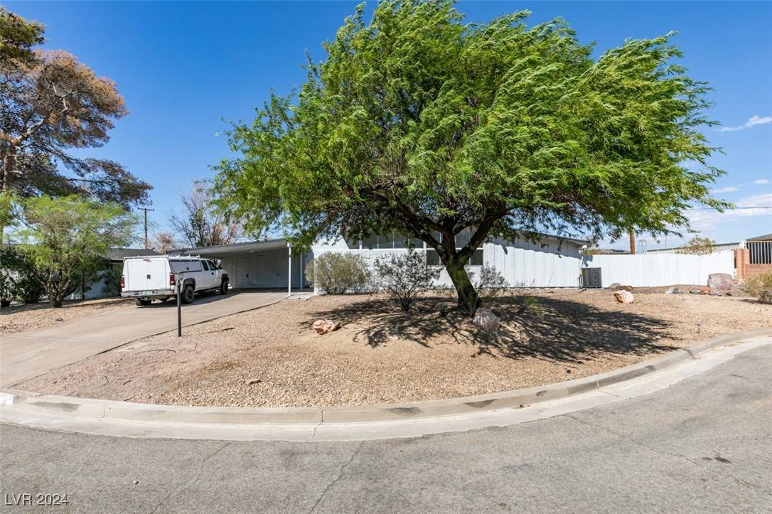 Henderson, NV 89015,622 Saint Andrews RD