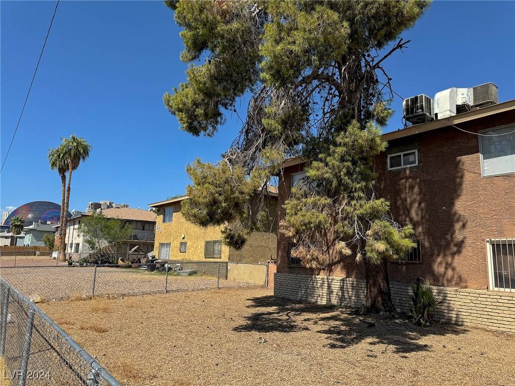 Las Vegas, NV 89119,536 North CIR