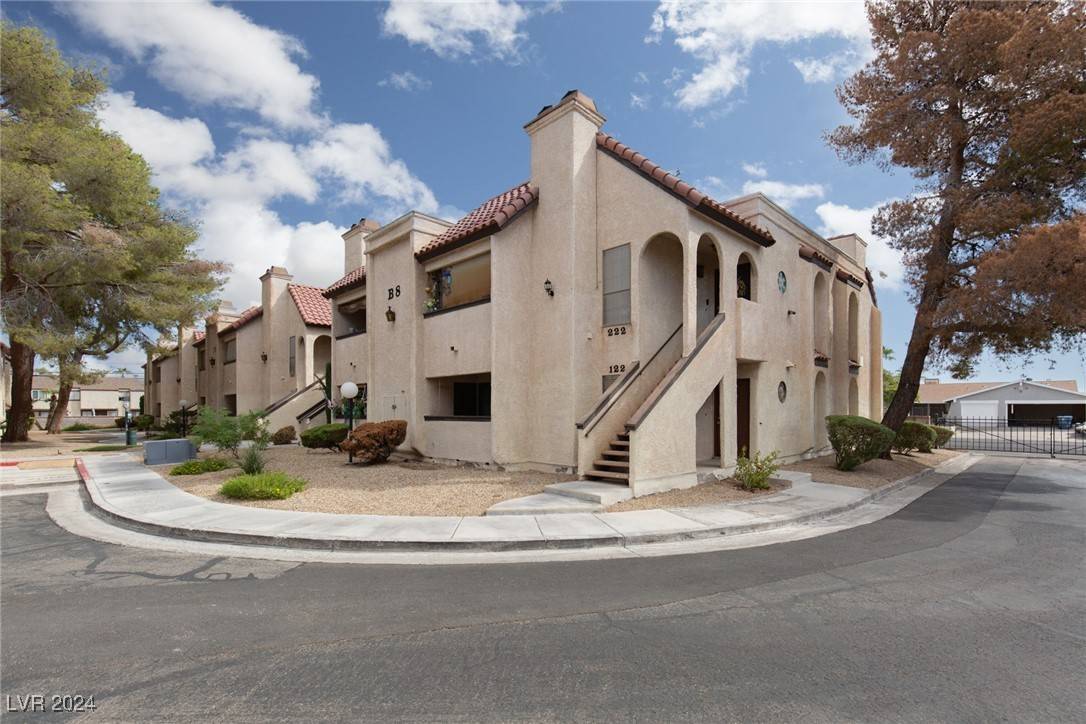 Las Vegas, NV 89119,1751 E Reno AVE #122