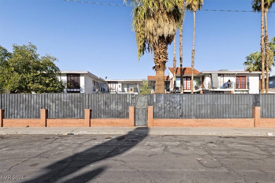 Las Vegas, NV 89169,3381 Rome ST