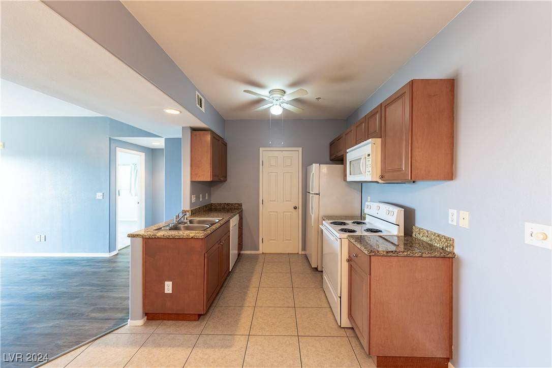 Laughlin, NV 89029,3550 Bay Sands DR #2079