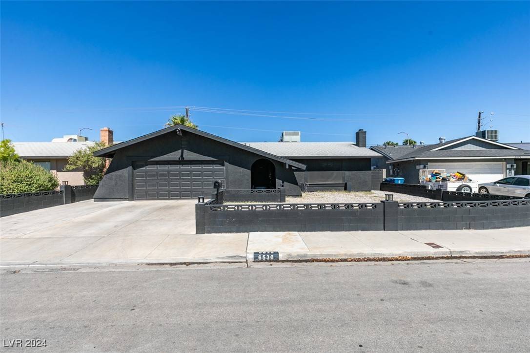 Las Vegas, NV 89103,6536 Larchwood LN