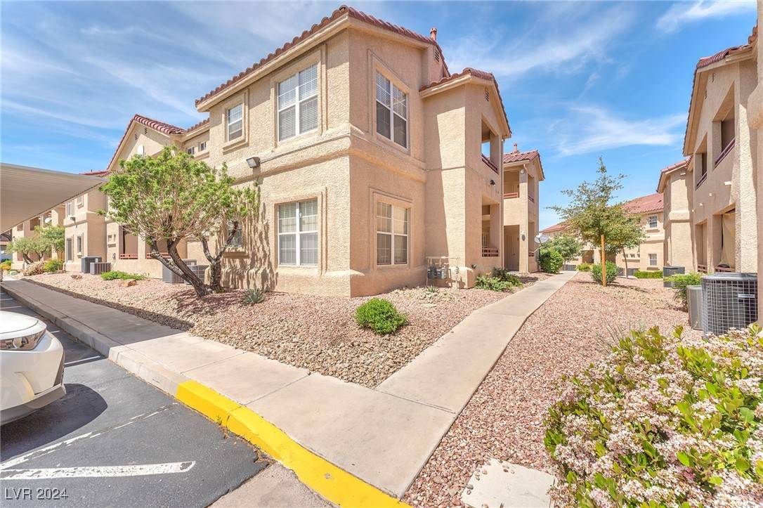 Henderson, NV 89015,520 Arrowhead TRL #1014