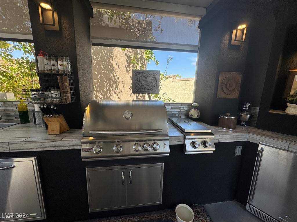 Las Vegas, NV 89139,8175 Arville ST #254