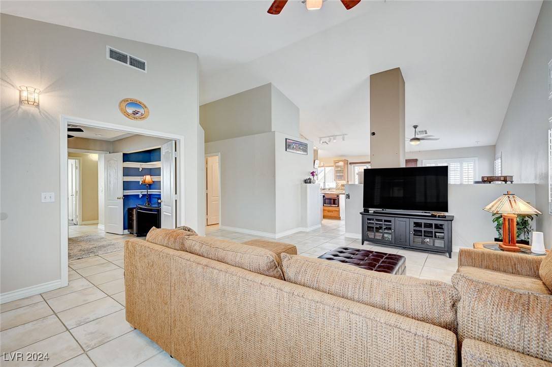 Henderson, NV 89002,123 Tamarack DR