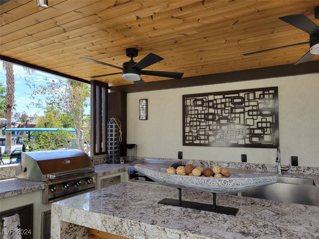 Las Vegas, NV 89139,8175 Arville ST #319