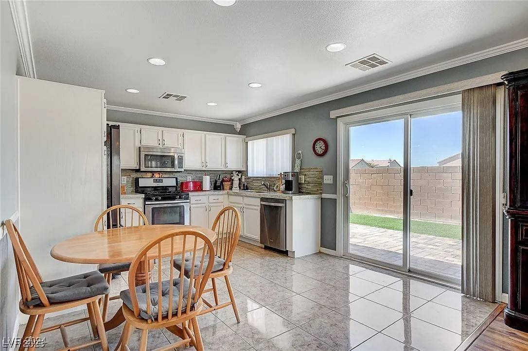 Las Vegas, NV 89118,5754 Viberti CT