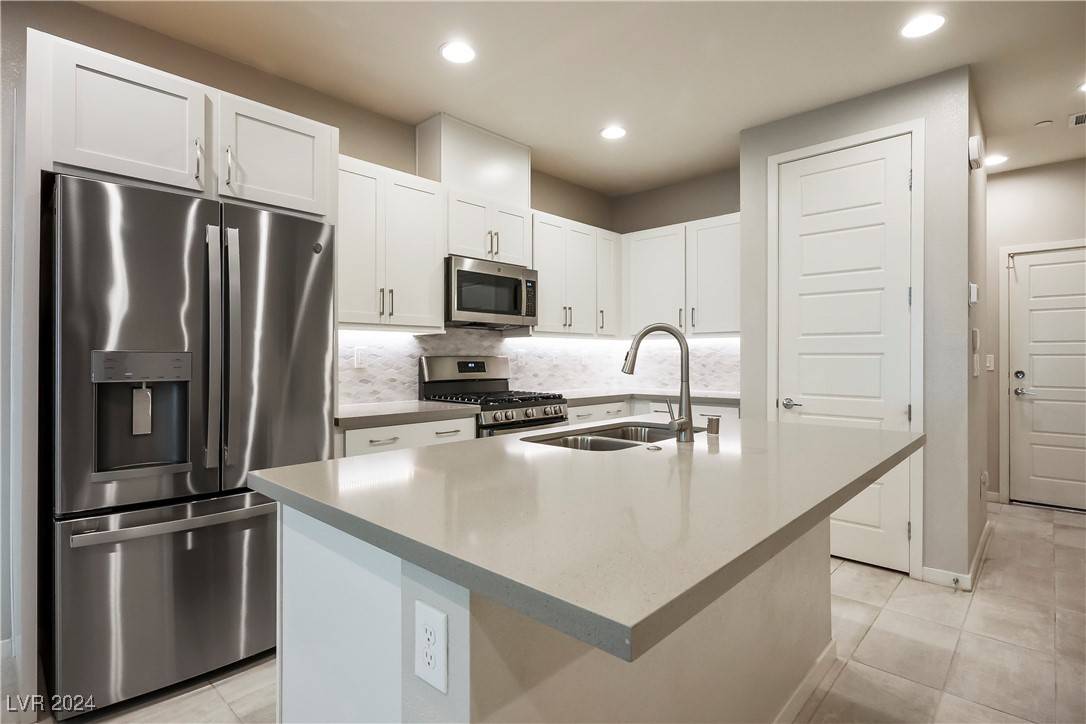 Las Vegas, NV 89135,11298 Cactus Tower AVE #102