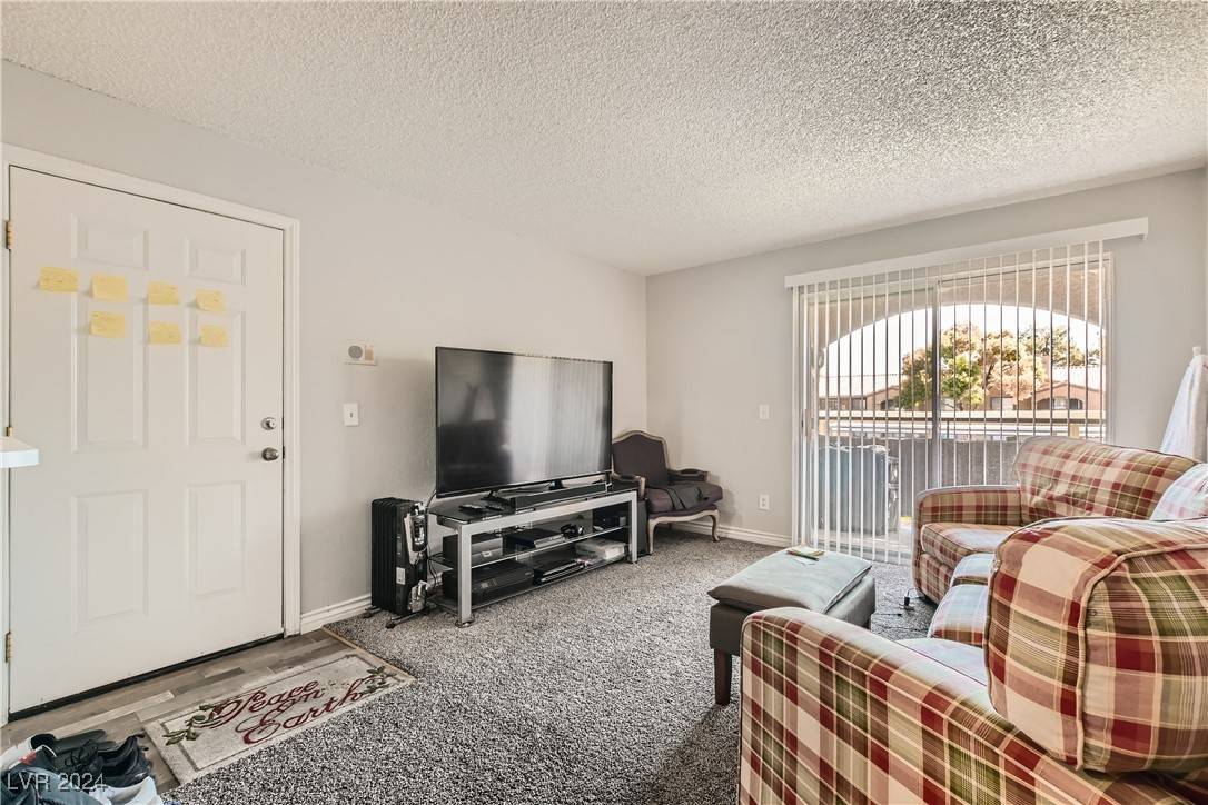 Las Vegas, NV 89107,221 Mission Catalina LN #103