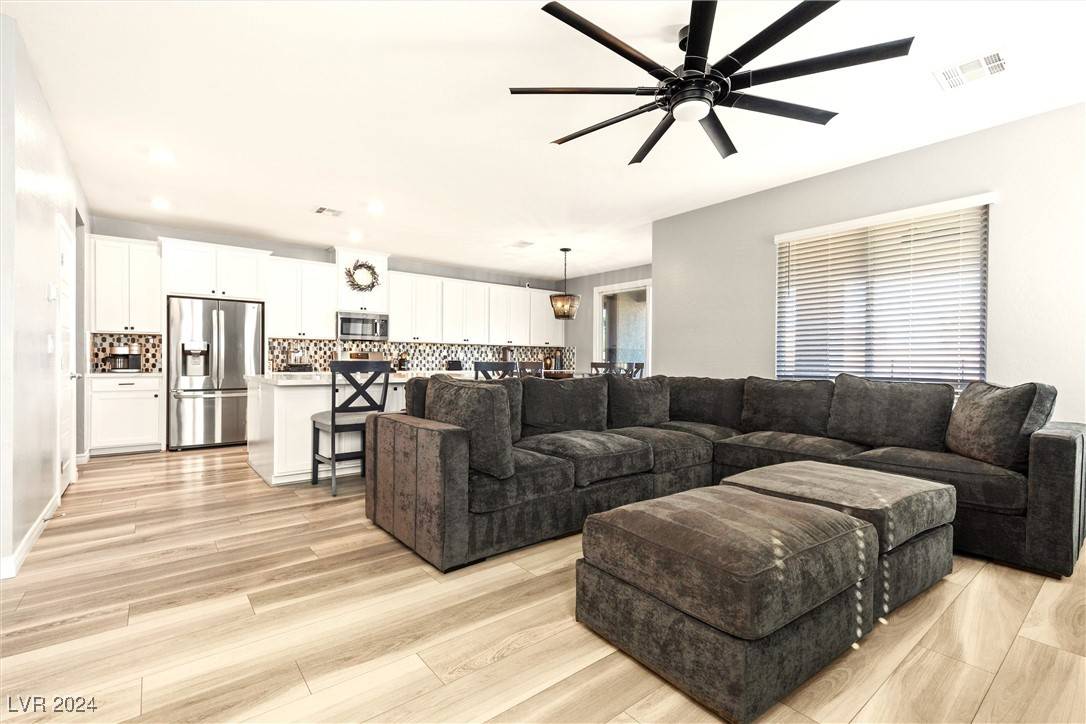 Las Vegas, NV 89118,5990 Viscaya Grove ST