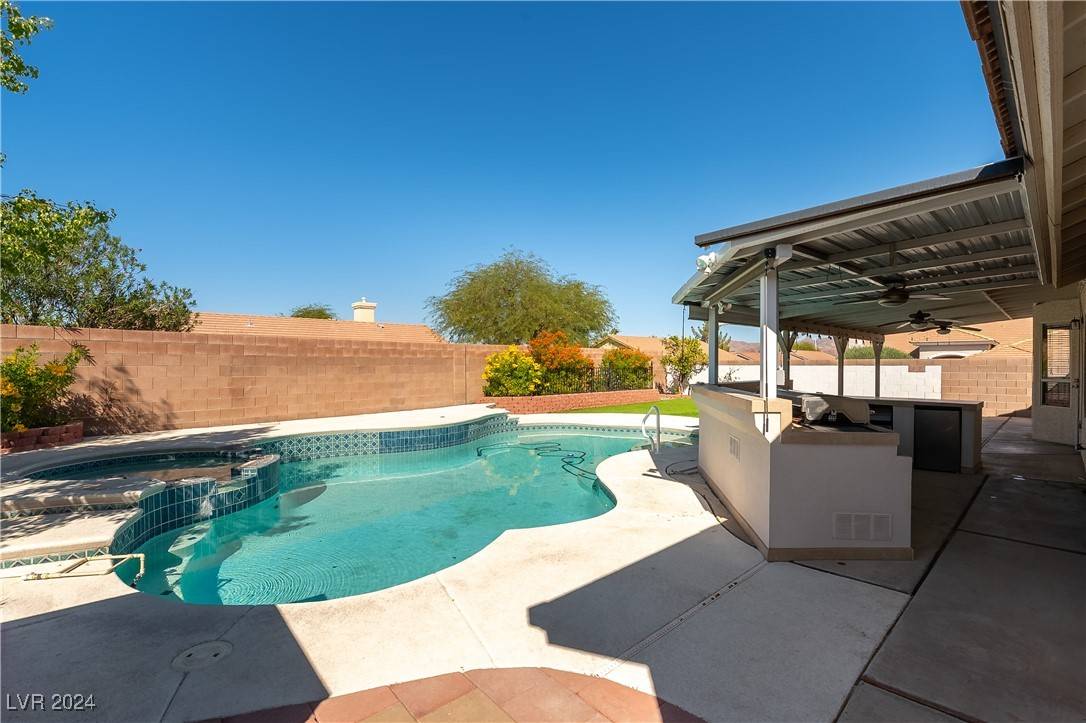 Henderson, NV 89002,932 San Bruno AVE