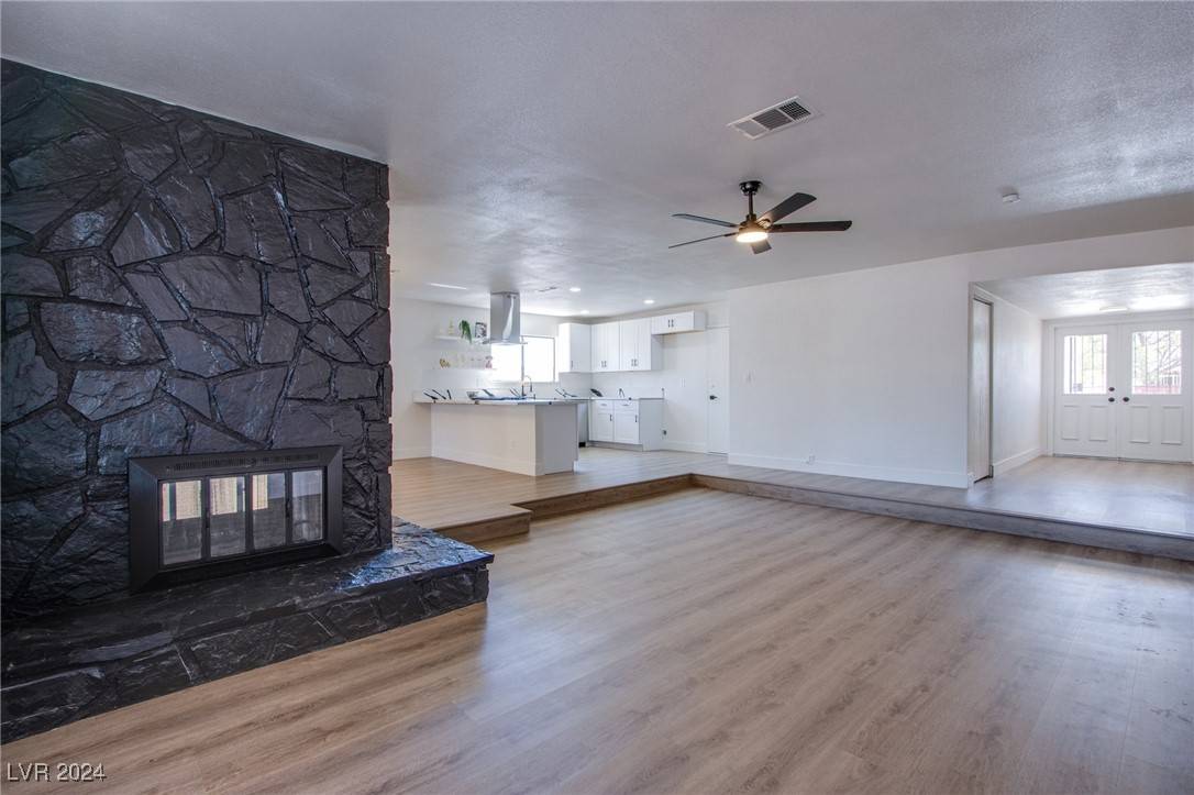 Las Vegas, NV 89145,8012 Cureton CIR