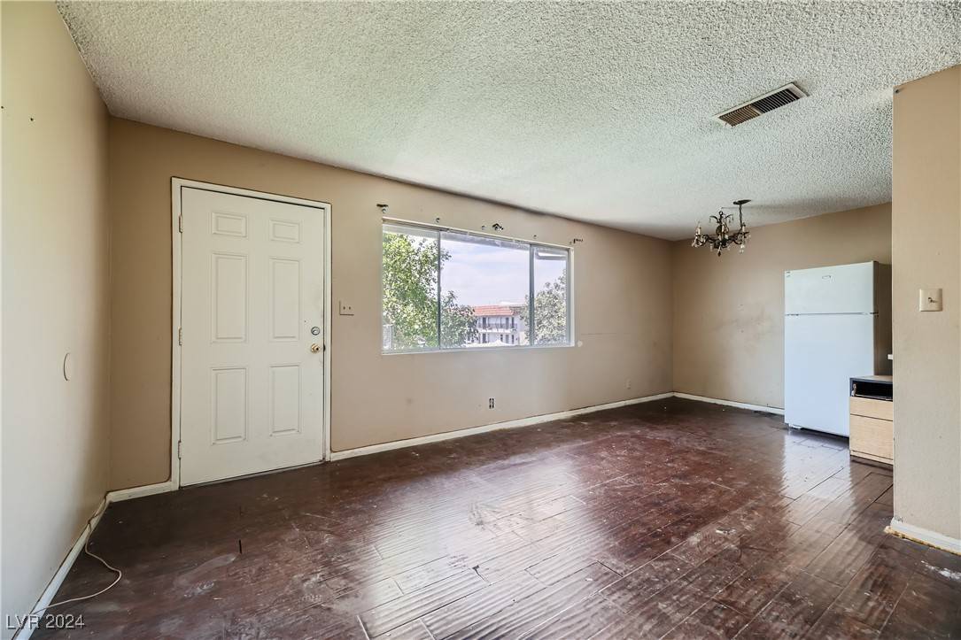 Las Vegas, NV 89107,304 Orland ST #47