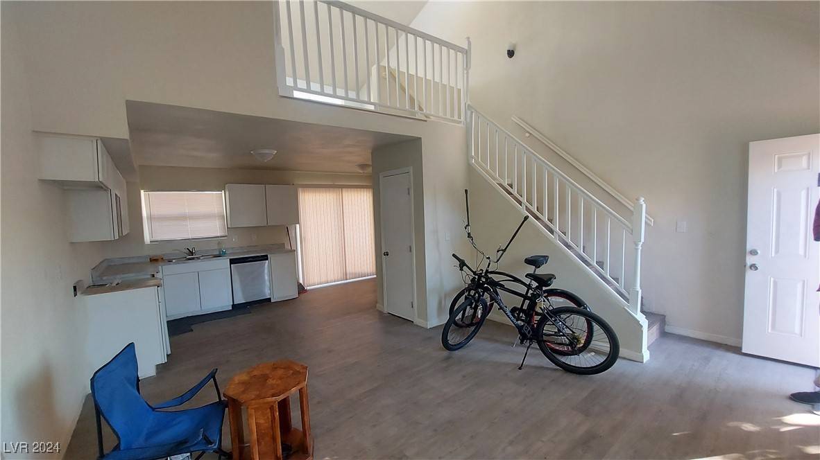 Las Vegas, NV 89119,5116 Gray LN #F