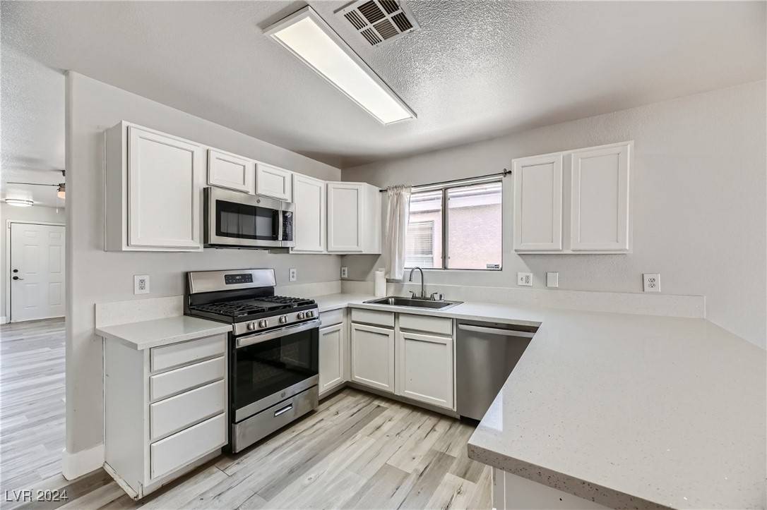 Las Vegas, NV 89183,1038 Silver Creek AVE